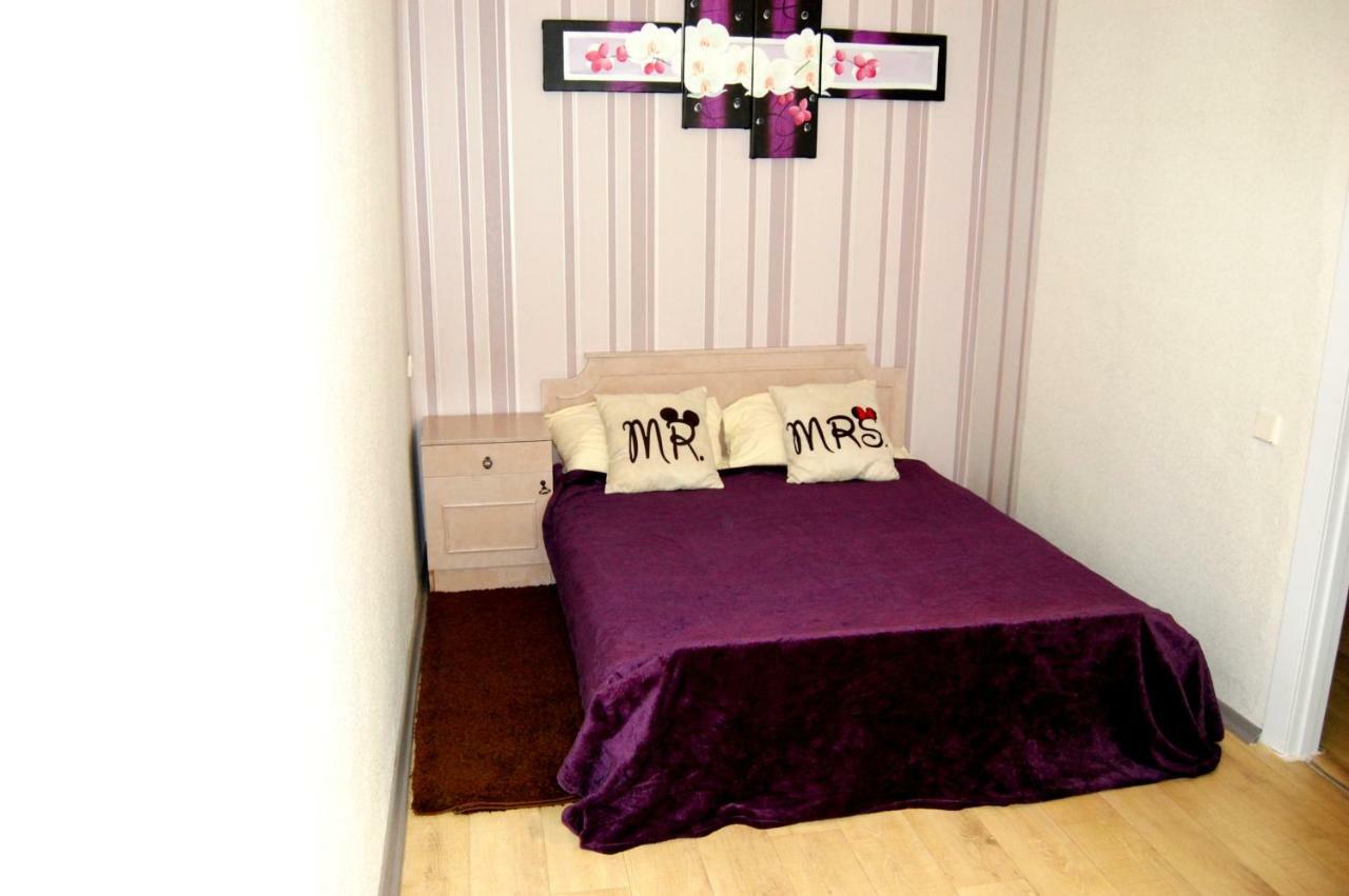 קייב Standard Apartment On Umanskaya מראה חיצוני תמונה